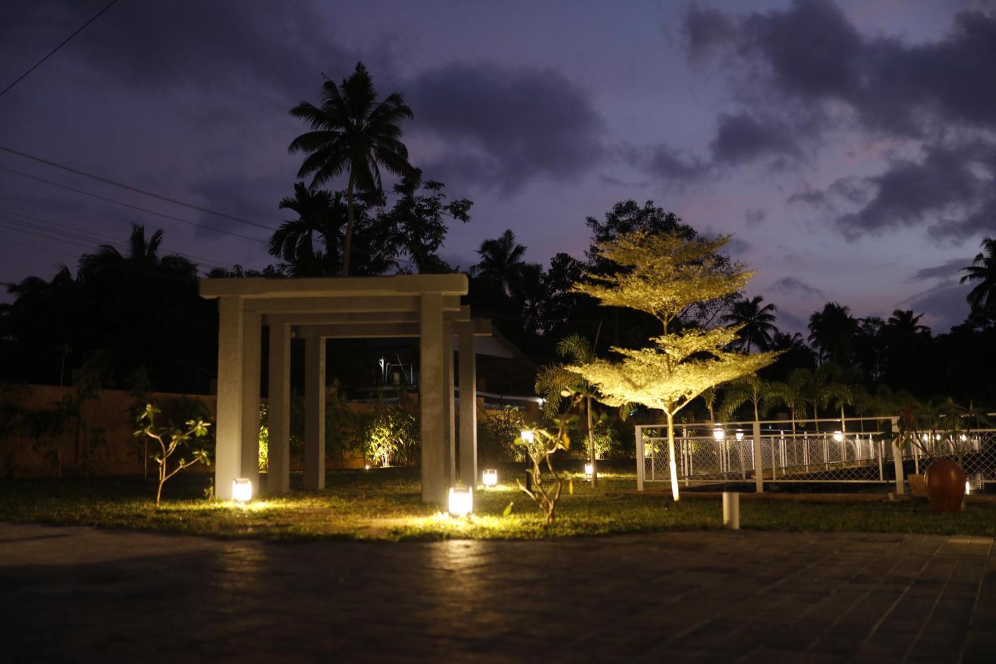 Leela'S 7Th Heaven Resort & Spa Trikunnapuzha Eksteriør bilde