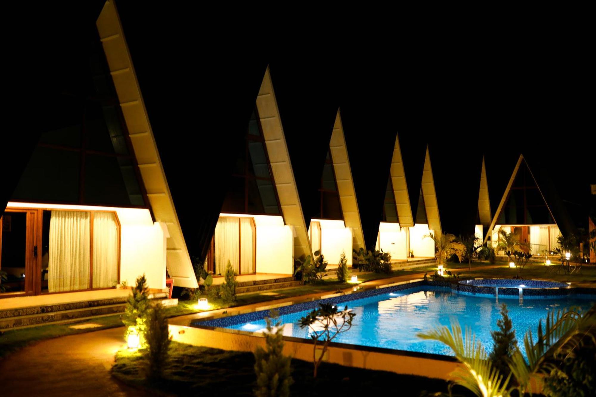 Leela'S 7Th Heaven Resort & Spa Trikunnapuzha Eksteriør bilde